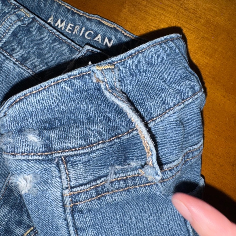 American Eagle Distressed Ripped Mom Jeans Women's Size 4 Button Fly - Picture 10 of 12